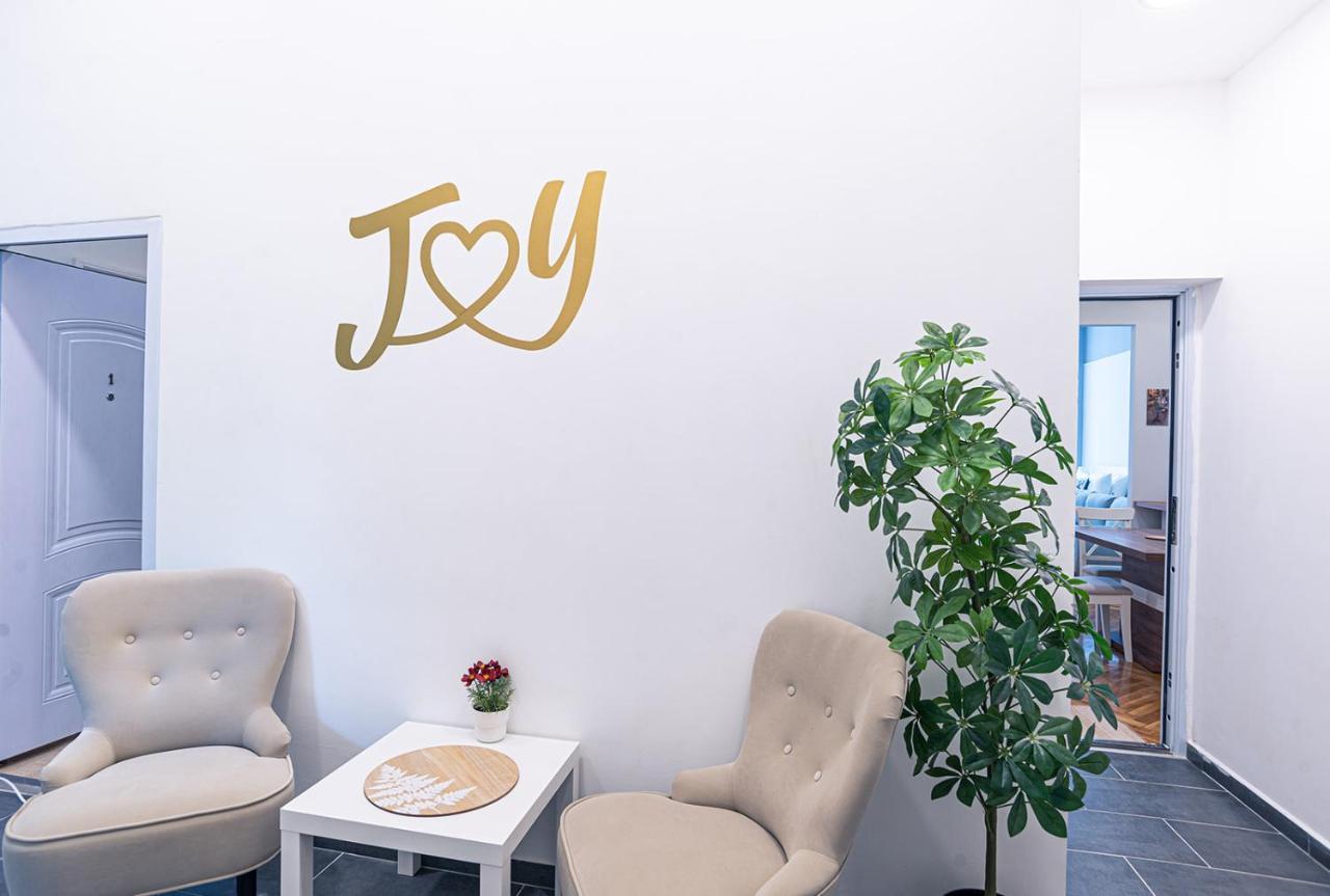 Joy On Kiraly Street * Boedapest